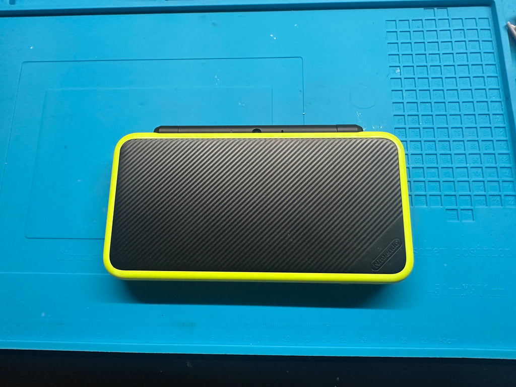 Nintendo 2DS LL XL Black/Lime Console (NTSC-U/C)