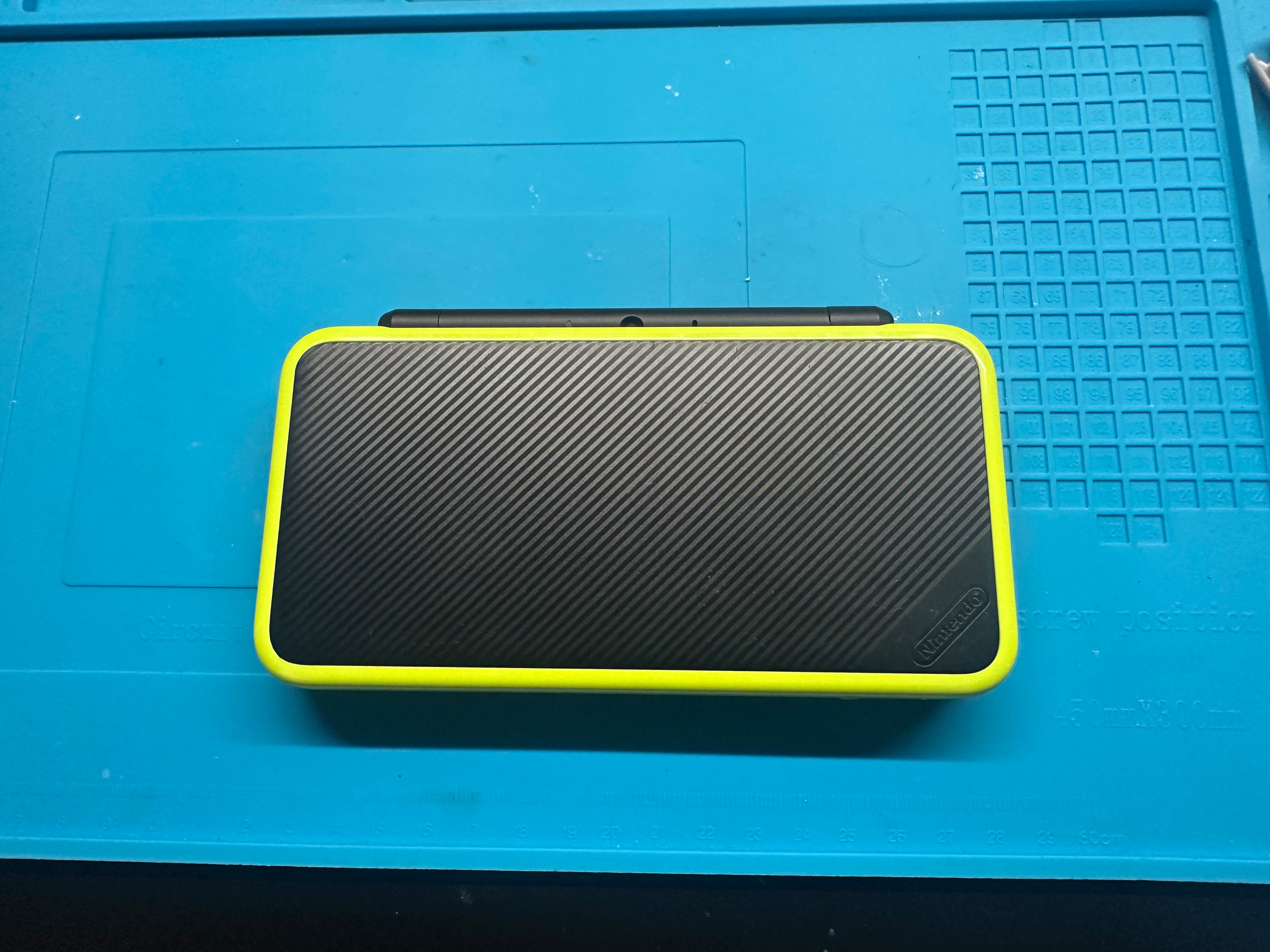 Nintendo 2DS LL XL Black/Lime Console (NTSC-U/C)